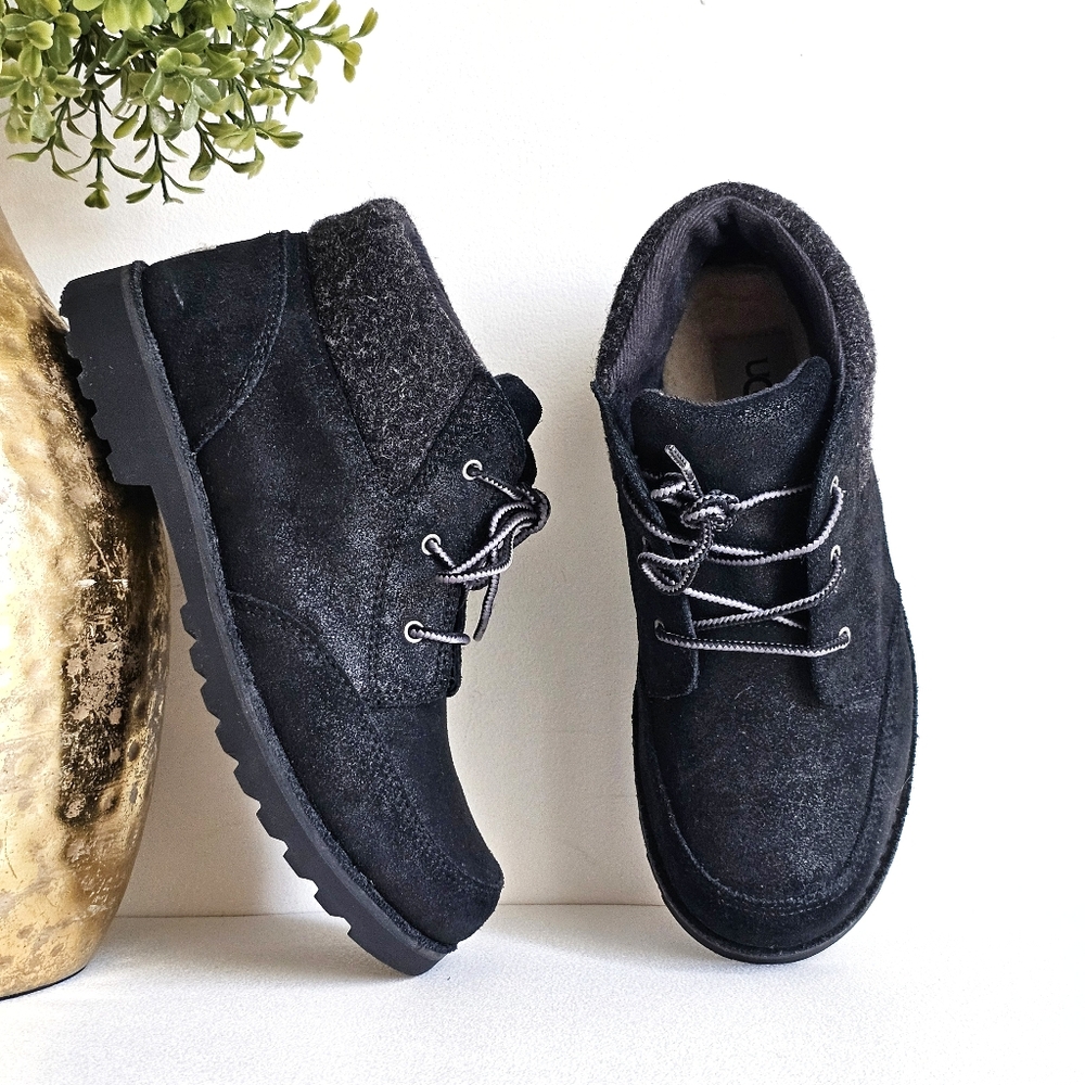 UGG Orin Wool Boys Winter Snow Chukka Boots Black Suede Size 4 Style F16016G